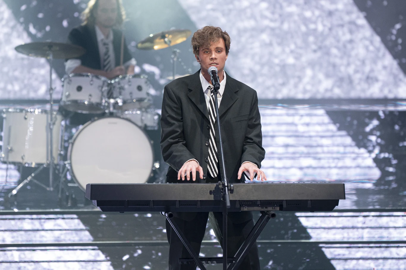 Kasia Kołeczek jako Grzegorz Ciechowski Kasia Kołeczek jako Grzegorz Ciechowski