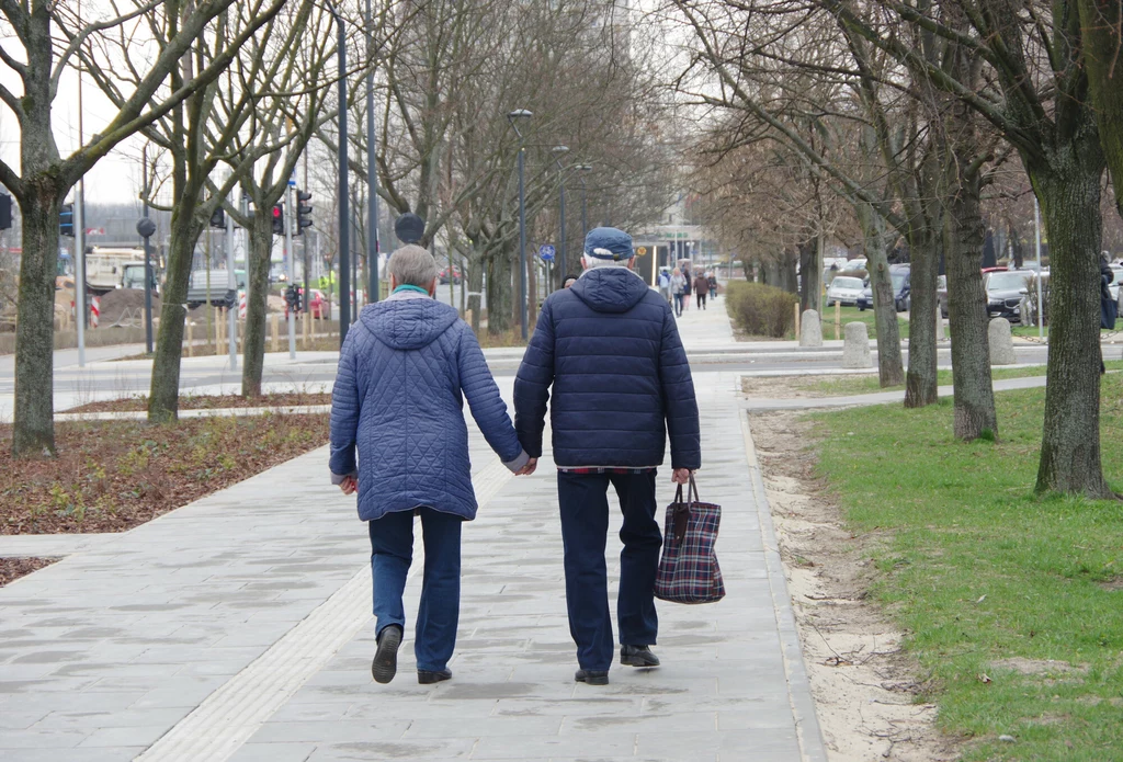 Prawie co drugi Polak chce obniżenia wieku emerytalnego - wynika z sondażu Interii Prawie co drugi Polak chce obniżenia wieku emerytalnego - wynika z sondażu Interii