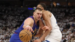 Nikola Jokić (z piłką) z Denver Nuggets