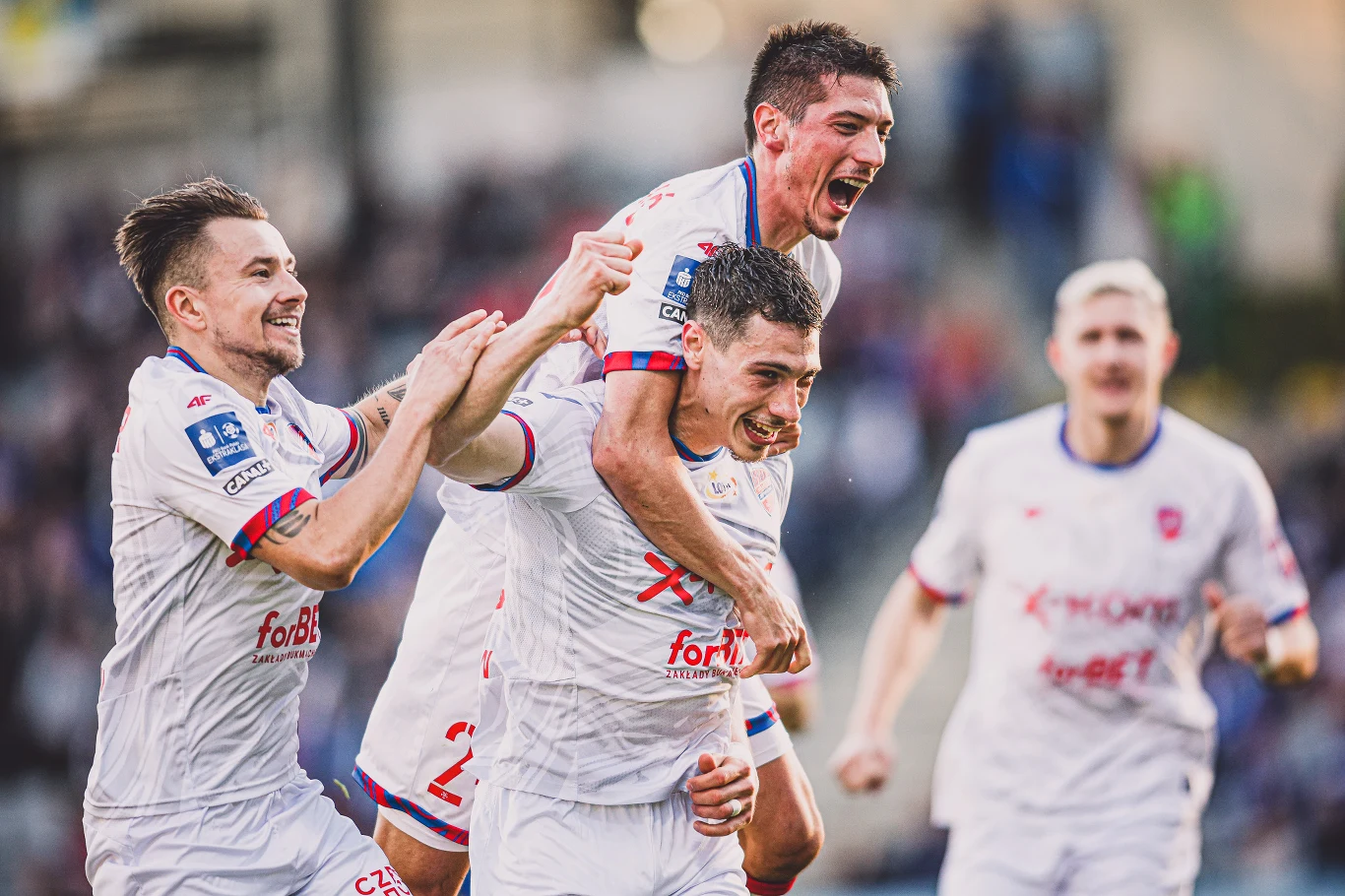 W tym momencie Raków prowadził z Miedzią już 2-0 W tym momencie Raków prowadził z Miedzią już 2-0