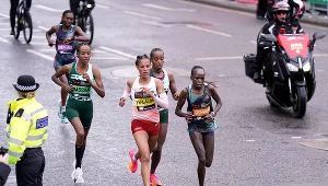 Sifan Hassan (pierwsza z lewej)