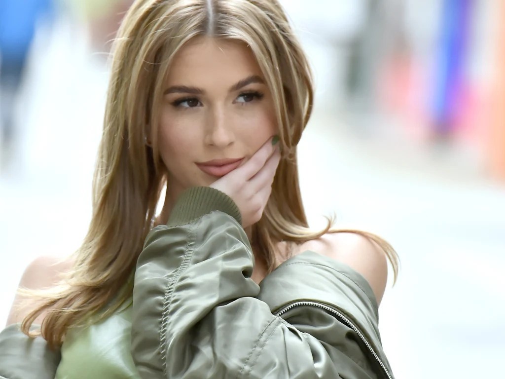 Roxie Węgiel obściskuje się z chłopakiem: "Kochać znaczy rozkwitać"