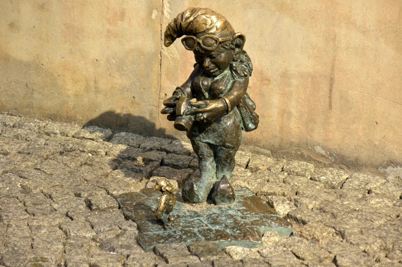 Wrocławskie krasnale to istna atrakcja turystyczna. Wrocławskie krasnale to istna atrakcja turystyczna.