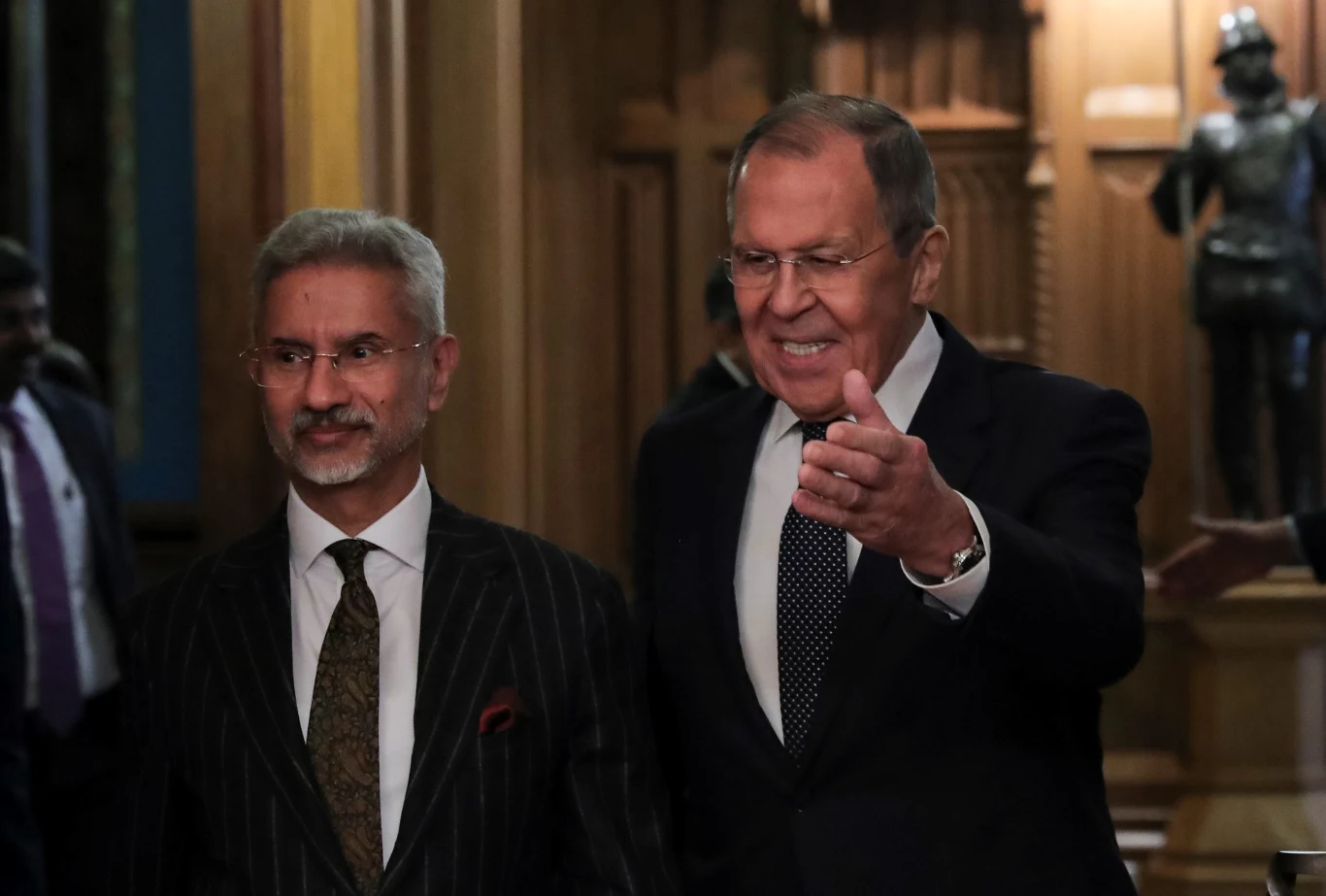 Szef MSZ Indii Subrahmanyam Jaishankar oraz szef MSZ Rosji Siergiej Ławrow w trakcie spotkania w listopadzie 2022 r.