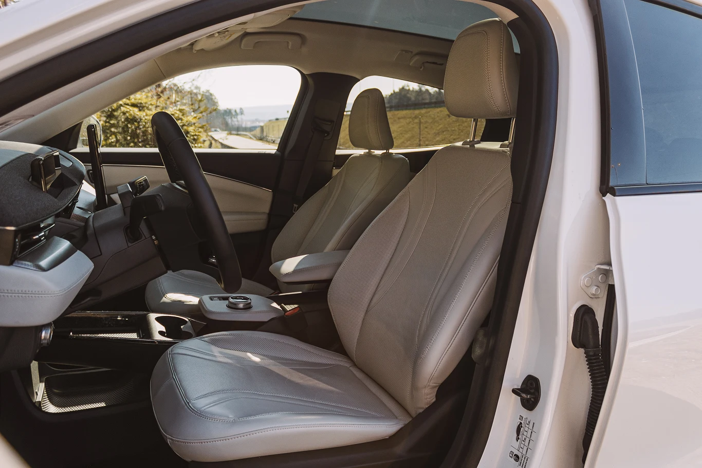 Ford Mustang Mach-E Frost White