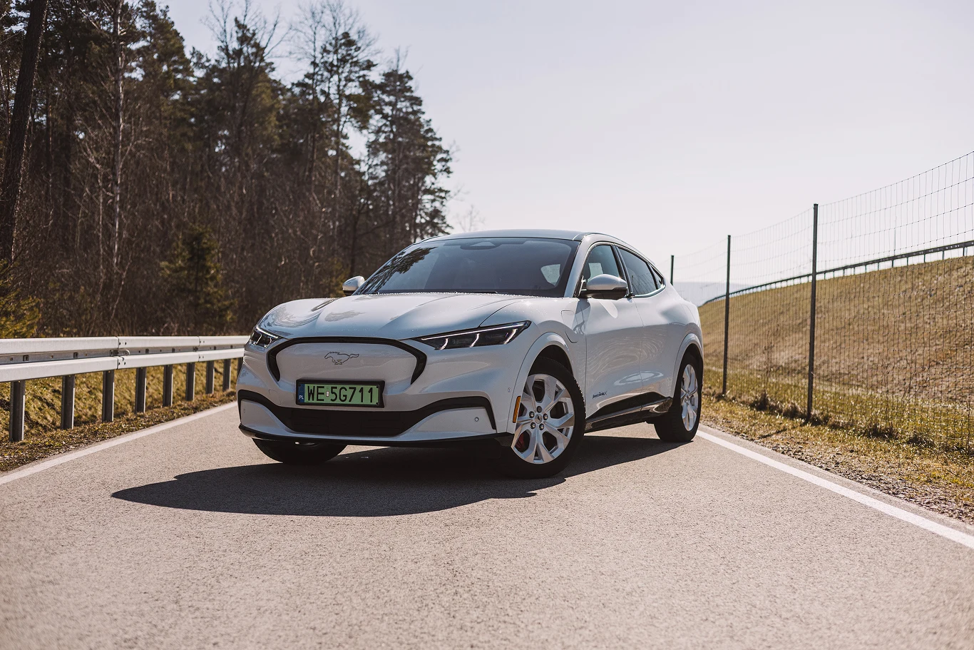 Nowe funkcje w Google Maps na Android Auto działają tylko w Fordzie Mustangu Mach-E oraz F-150 Lightning.