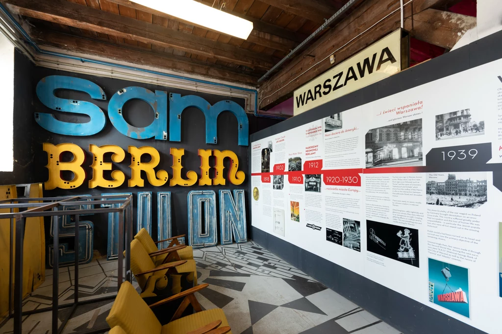 Muzeum Neonów w Warszawie. Widok na neony "Berlin" i "Sam"