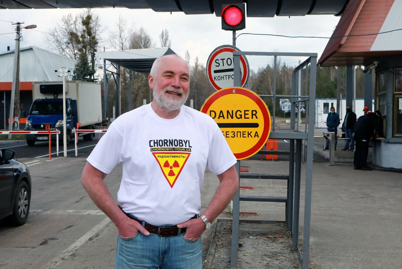Były dowódca plutonu rozpoznania promieniowania w Czarnobylu na punkcie kontrolnym w Prypiati (21 kwietnia 2021) Były dowódca plutonu rozpoznania promieniowania w Czarnobylu na punkcie kontrolnym w Prypiati (21 kwietnia 2021)