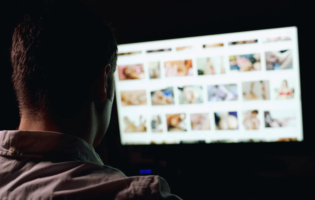 Jedną z form cyberholizmu jest uzależnienie od pornografii online