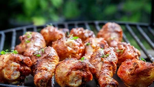 Marynaty do mięs z grilla – jaka marynata do karkówki, kurczaka czy żeberek?