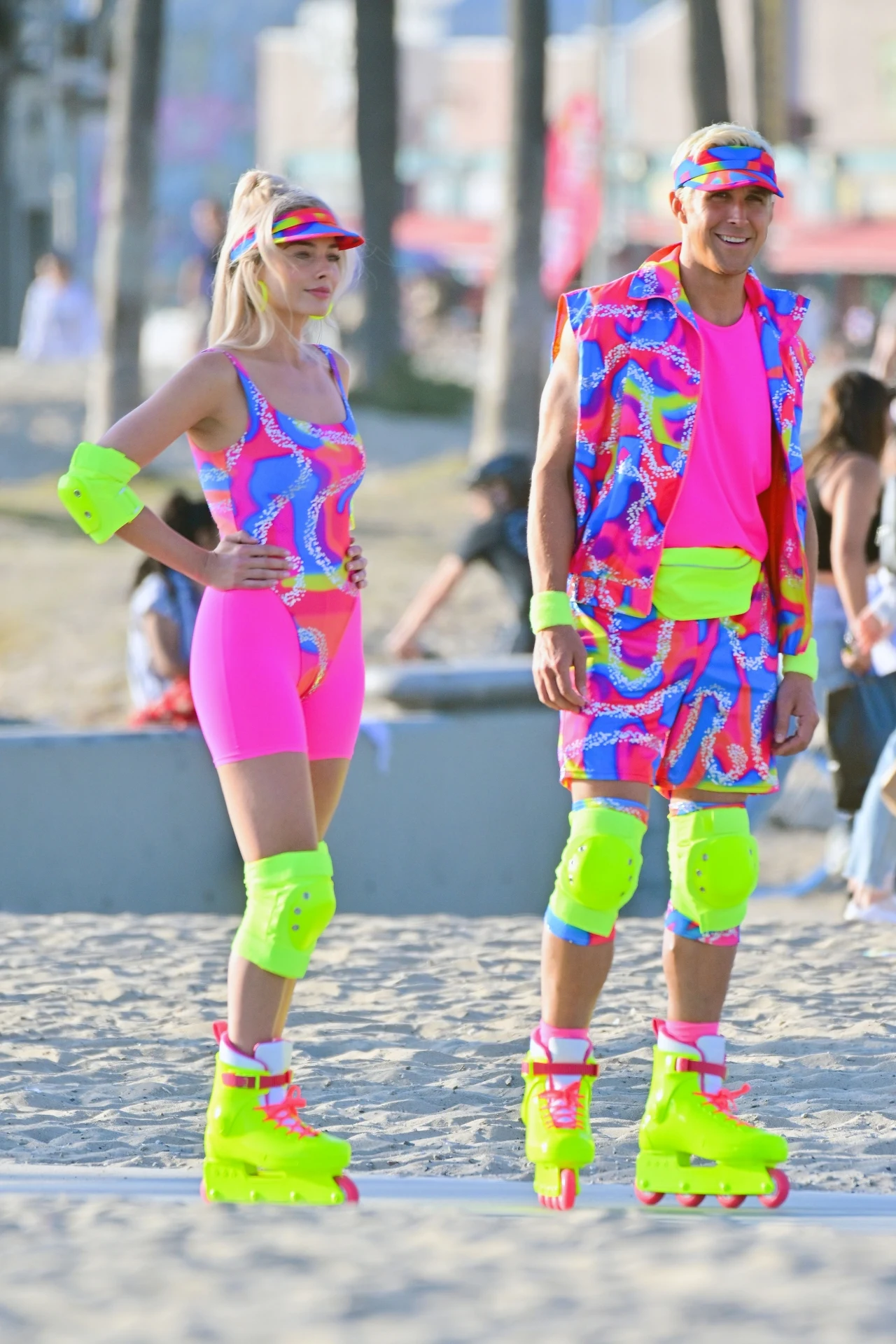 Margot Robbie i Ryan Gosling na planie filmu o Barbie Margot Robbie i Ryan Gosling na planie filmu o Barbie