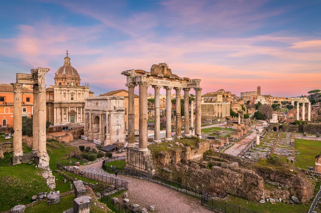 Forum Romanum to gratka dla miłośników historii i archeologii 