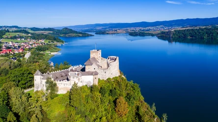 Jezioro Czorsztyńskie bywa nazywane polską Gardą  