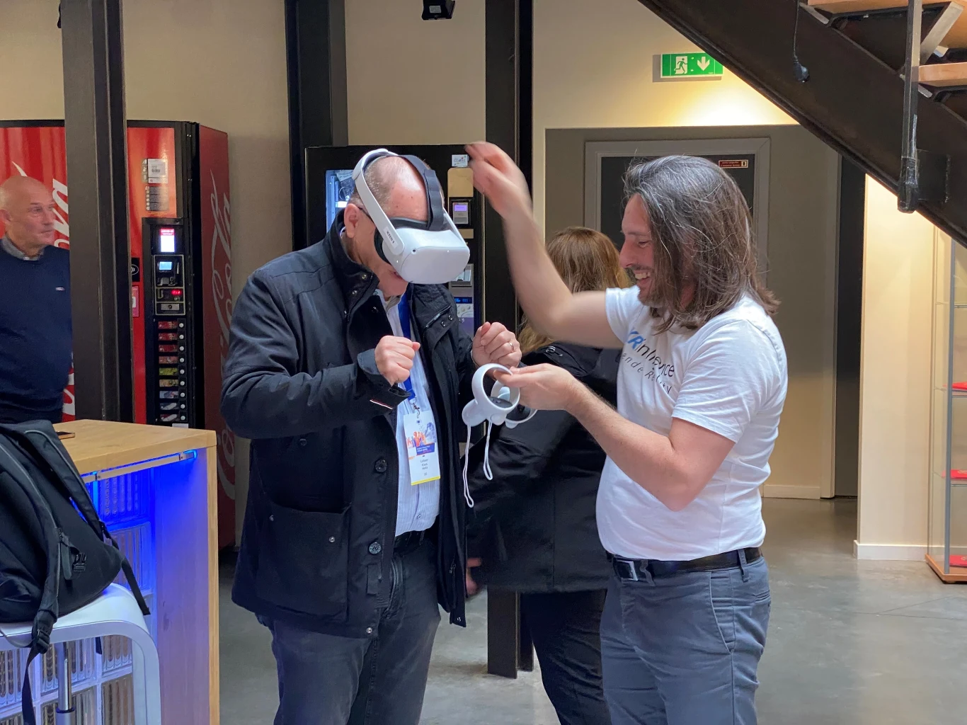 Pierwszy kontakt z headsetem VR może być osobliwy - ale to technologia dla osób w każdym wieku. Pierwszy kontakt z headsetem VR może być osobliwy - ale to technologia dla osób w każdym wieku.