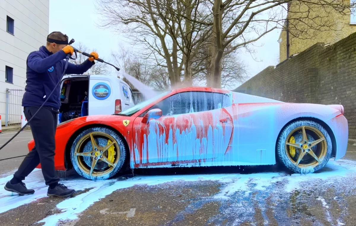 Mobilne myjnie samochodowe to świetny pomysł na biznes Fot. Tino Car Care @YouTube Mobilne myjnie samochodowe to świetny pomysł na biznes Fot. Tino Car Care @YouTube