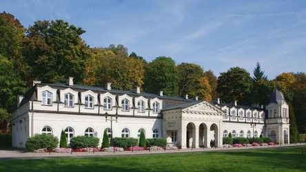 Sanatorium w Nałęczowskim Parku Zdrojowym.
