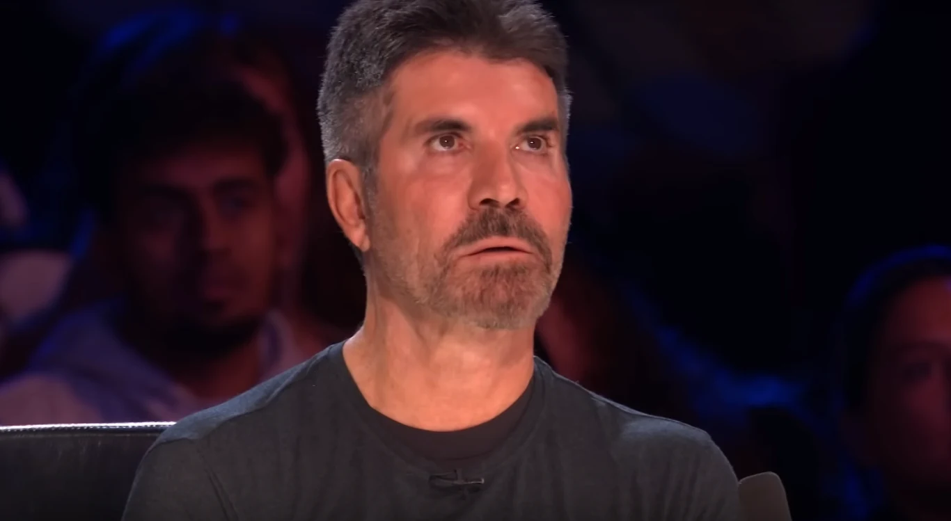 Simon Cowell był pod wrażeniem występu 13-letniego śpiewaka Simon Cowell był pod wrażeniem występu 13-letniego śpiewaka