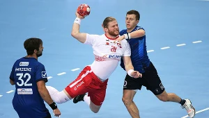 Polska znów bardzo długo męczyła się w starciu z przeciętną reprezentacją Włoch. Na zdjęciu: Maciej Gębala