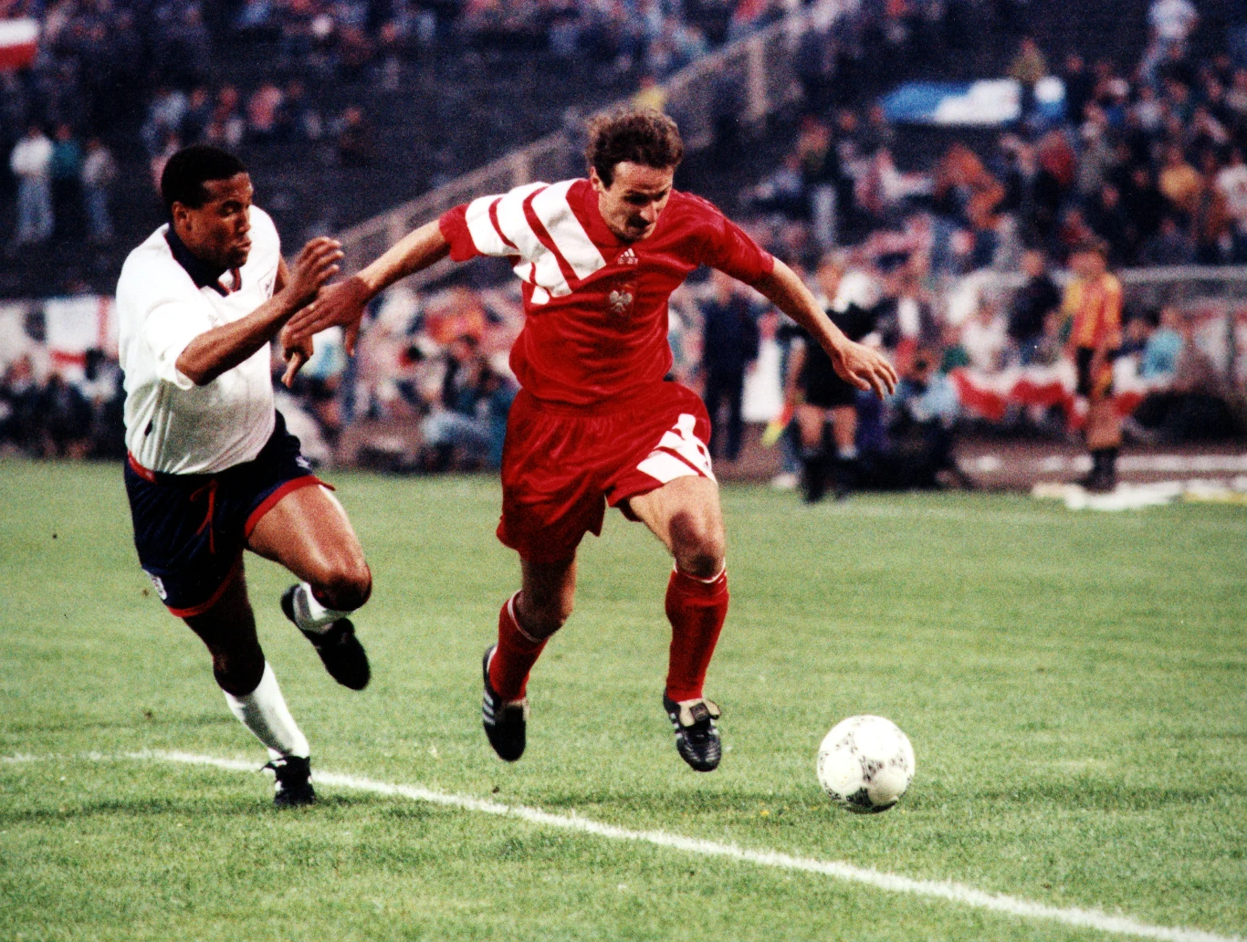 Jan Furtok w barwach reprezentacji Polski w meczu z Anglią