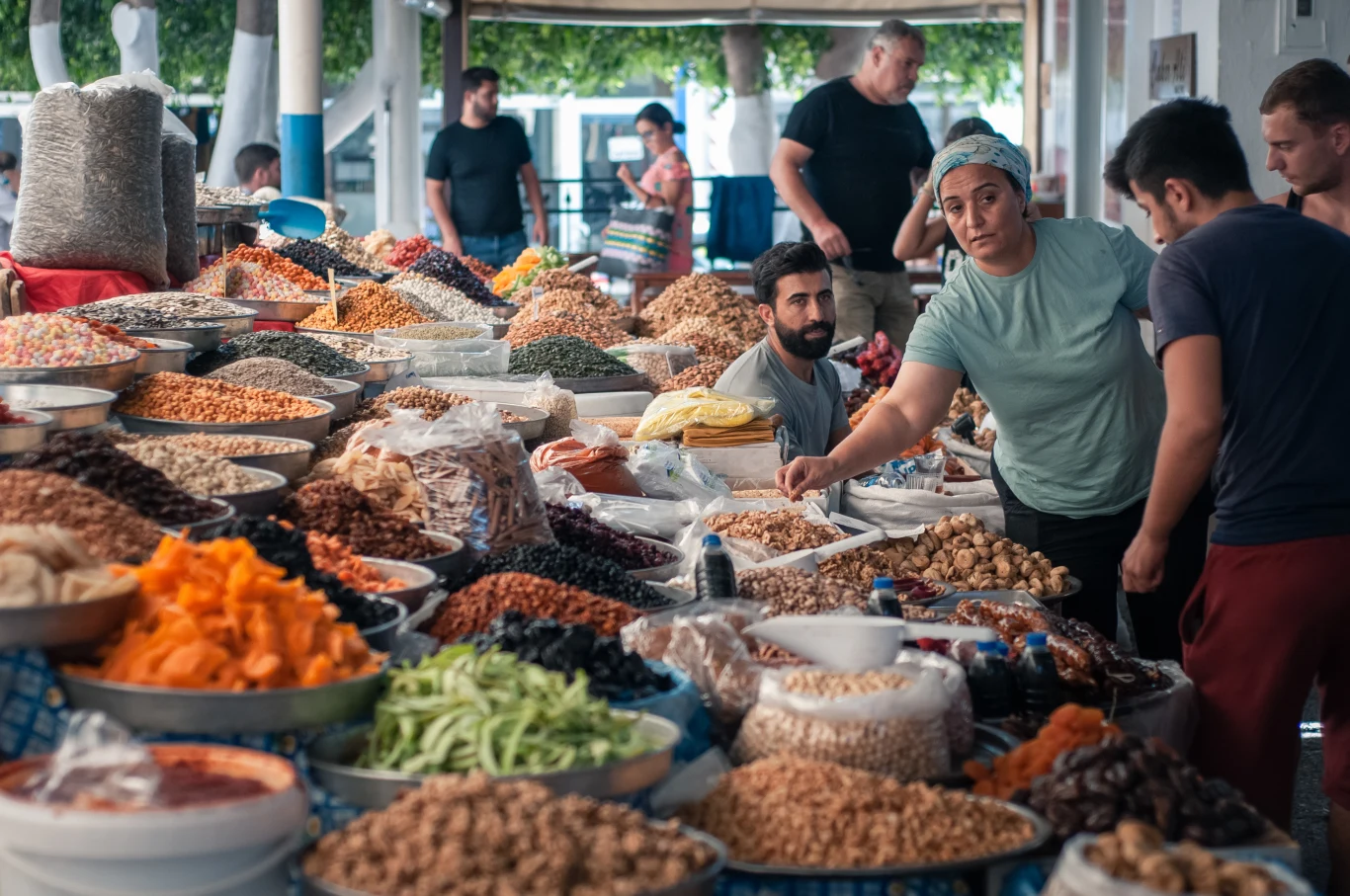 Na ulicach Izmiru panuje przyjazna i otwarta atmosfera Na ulicach Izmiru panuje przyjazna i otwarta atmosfera