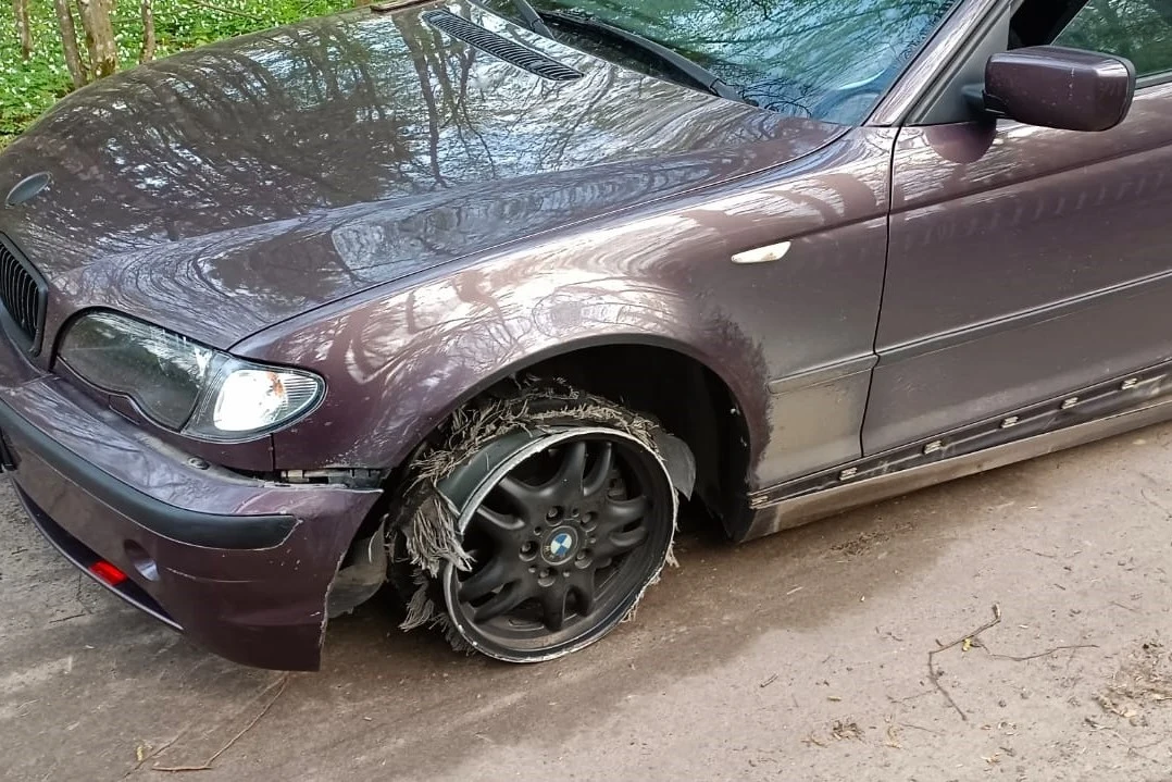 PIjany kierowca BMW nie dawał za wygraną. Mundurowi użyli broni/Straż Graniczna PIjany kierowca BMW nie dawał za wygraną. Mundurowi użyli broni/Straż Graniczna