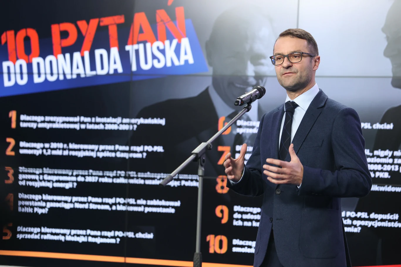 Europoseł Tomasz Poręba, szef kampanii parlamentarnej PiS-u Europoseł Tomasz Poręba, szef kampanii parlamentarnej PiS-u