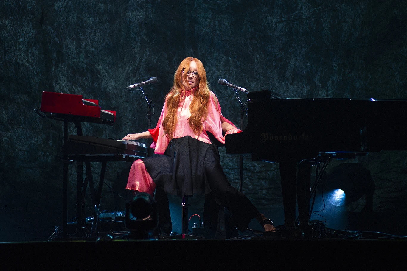 Tori Amos podczas koncertu w katowickim Spodku