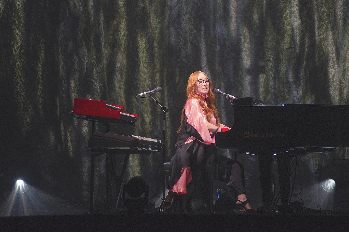 Tori Amos podczas koncertu w katowickim Spodku