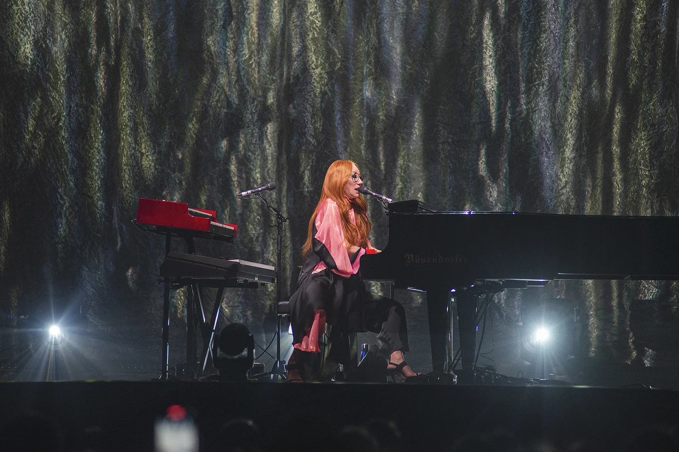 Tori Amos podczas koncertu w katowickim Spodku