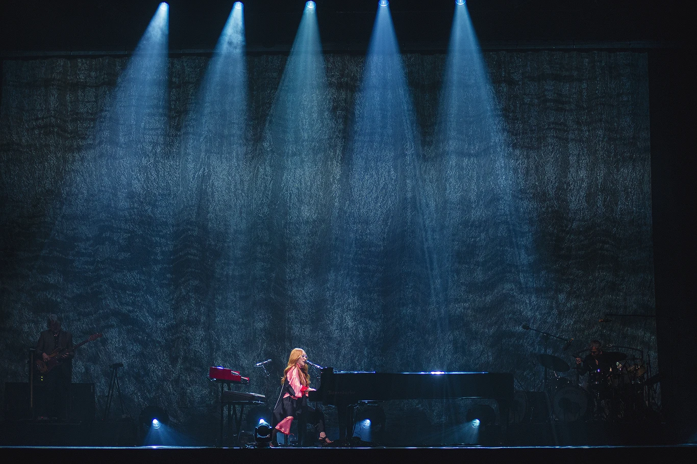 Tori Amos podczas koncertu w katowickim Spodku