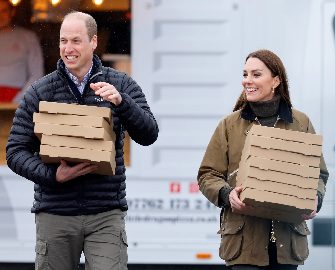 Księżna Kate Middleton i książę William... roznoszą pizzę!