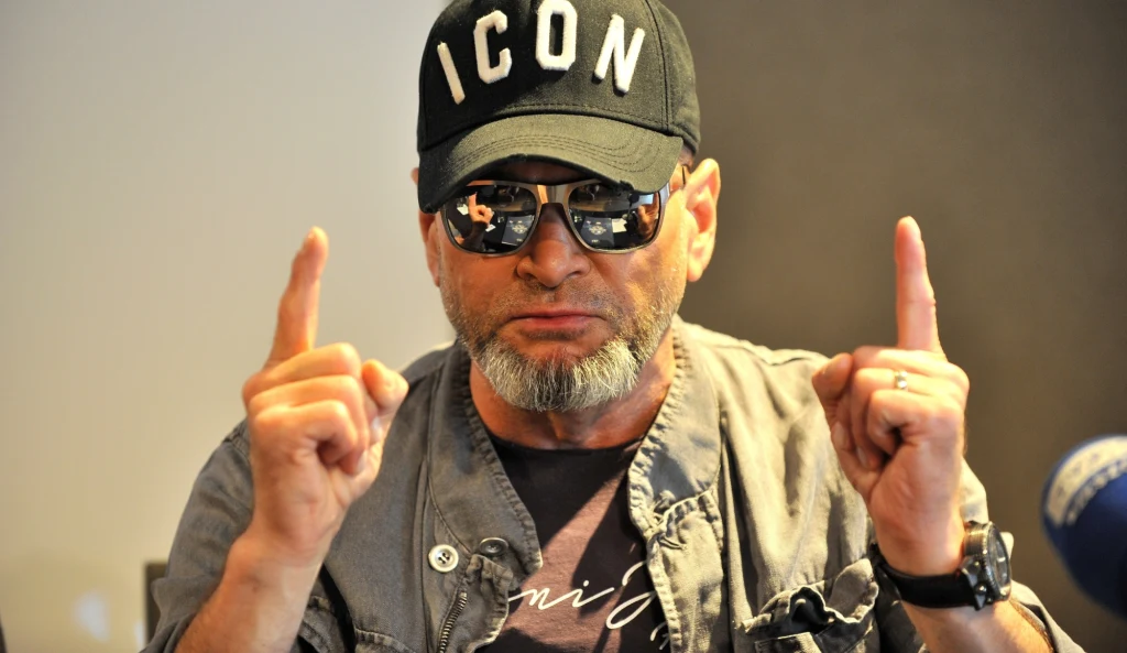 Krzysztof Rutkowski ruszył w świat na majówkę!