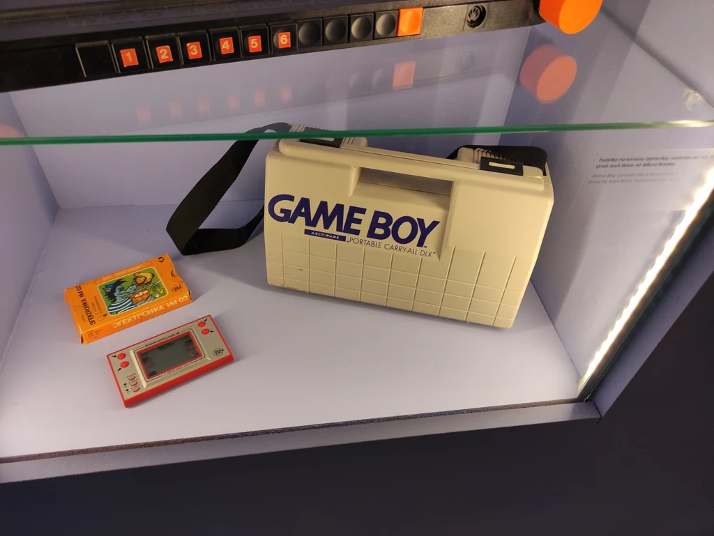 Game Boy i inne przenośne gry