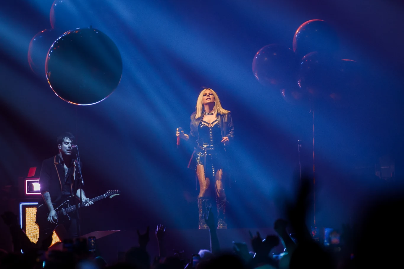 Avril Lavigne poprzednio wystąpiła w Polsce w lipcu 2008 r. Zaśpiewała wówczas w Hali Stulecia we Wrocławiu. Z kolei jej pierwszy koncert w naszym kraju odbył się w czerwcu 2005 r. w Spodku w Katowicach.