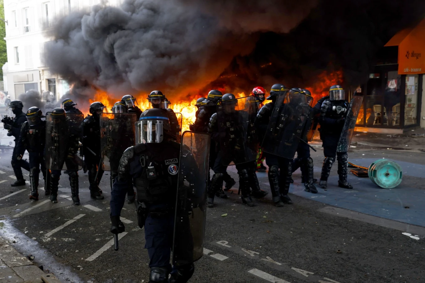 We Francji trwają protesty. Ranni zostali policjanci i żandarmi We Francji trwają protesty. Ranni zostali policjanci i żandarmi