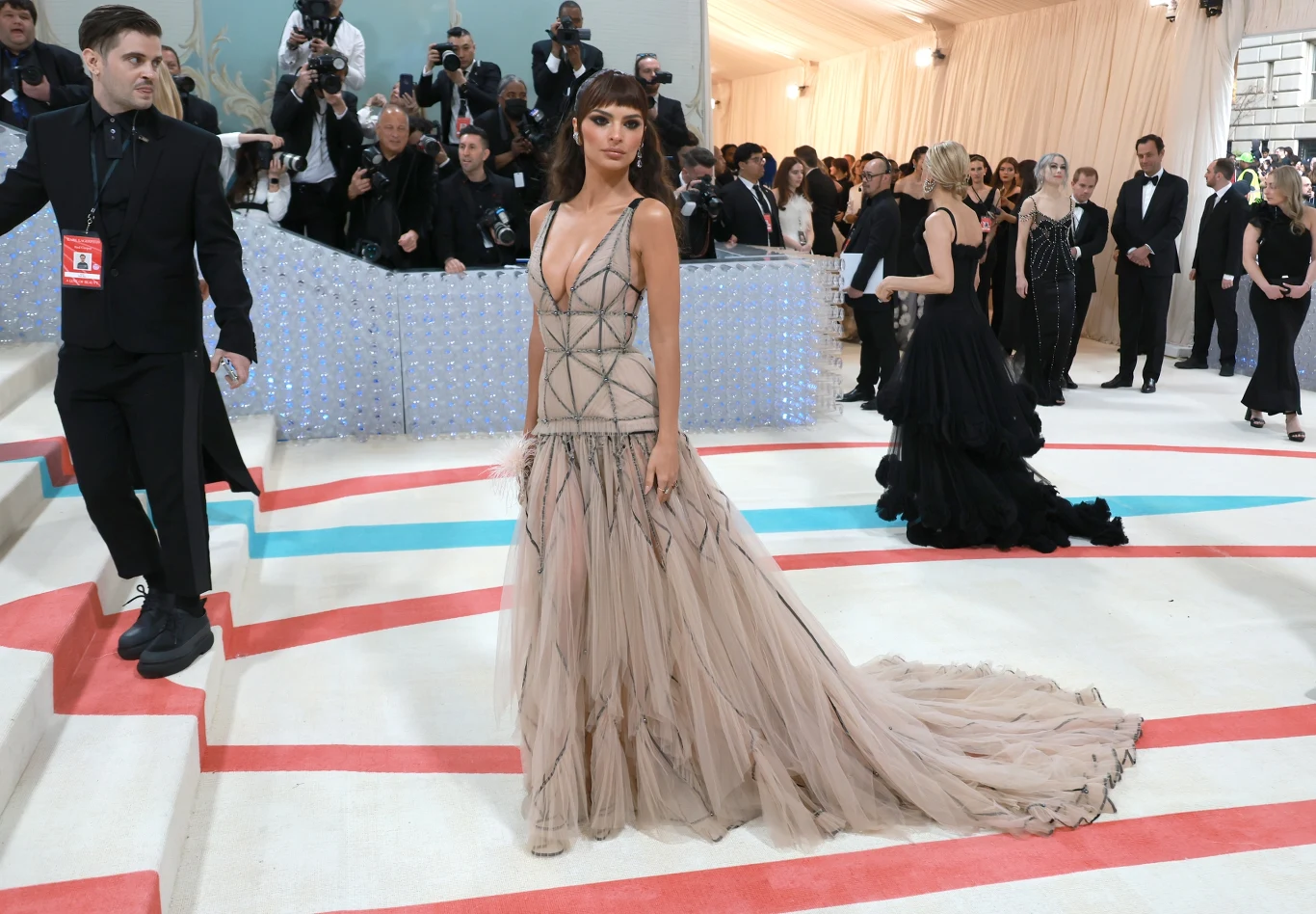 Emily Ratajkowski na gali MET