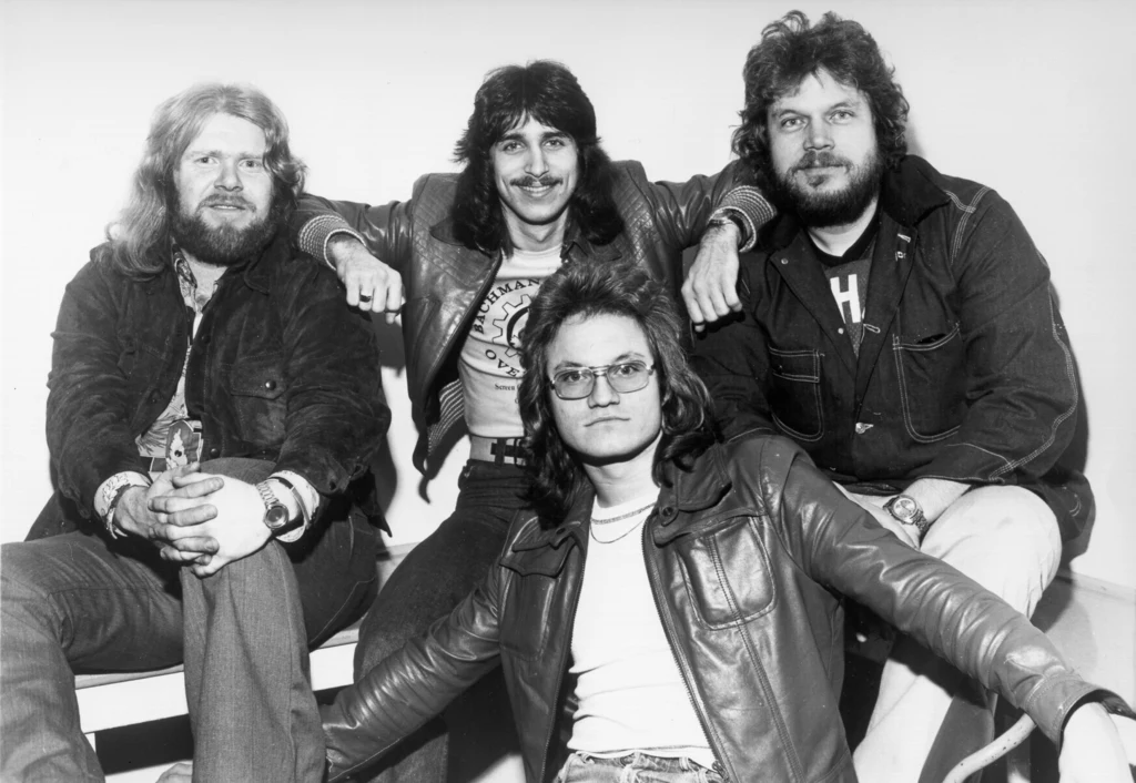 Bachman-Turner Overdrive na początku lat 70. (Tim Bachman pierwszy z prawej) Bachman-Turner Overdrive na początku lat 70. (Tim Bachman pierwszy z prawej)