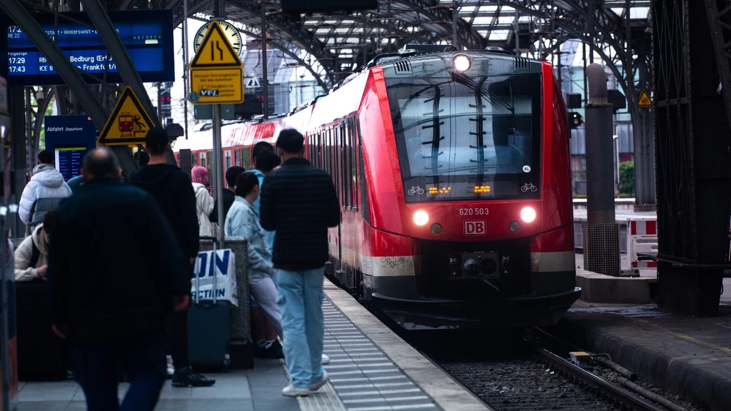 W Niemczech ruszyła sprzedaż biletów za 49 euro, które umożliwiają jazdę transportem zbiorowym niemal po całym kraju. Wyjątkiem są tylko pociągi dalekobieżne