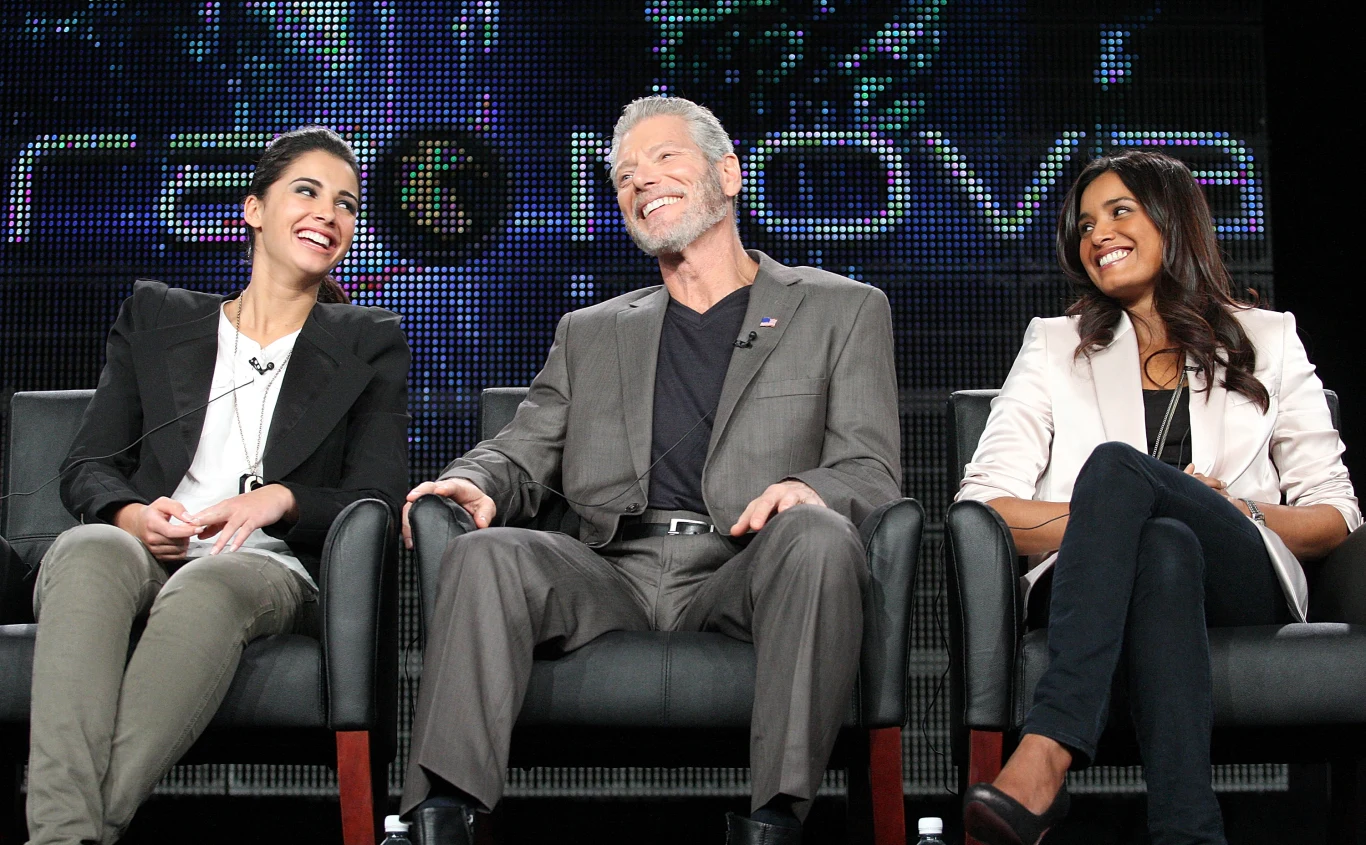 Naomi Scott ze Stephenem Langiem i Shelley Conn podczas promocji serialu "Terra Nova" Naomi Scott ze Stephenem Langiem i Shelley Conn podczas promocji serialu "Terra Nova"