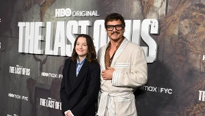 Bella Ramsey i Pedro Pascal