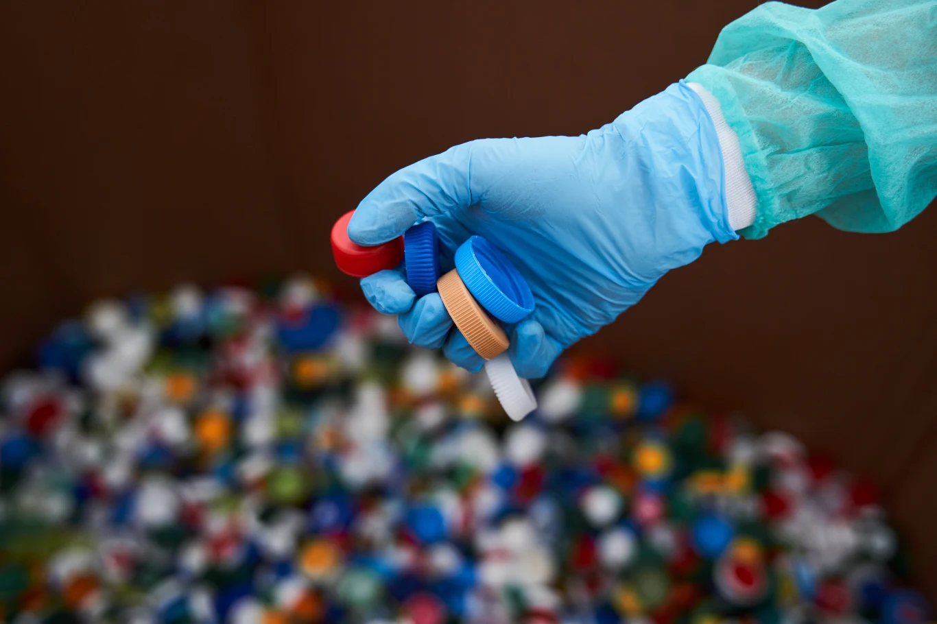 Od połowy 2024 roku nakrętki będą fabrycznie przytwierdzone do opakowania Od połowy 2024 roku nakrętki będą fabrycznie przytwierdzone do opakowania