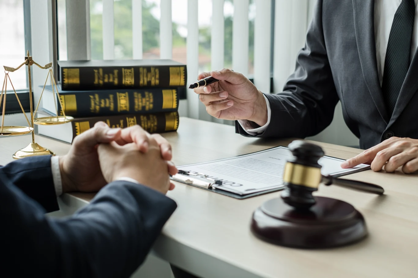 Pełnomocnictwo notarialne jest konieczne podczas zbywania i nabywania nieruchomości. Pełnomocnictwo notarialne jest konieczne podczas zbywania i nabywania nieruchomości.