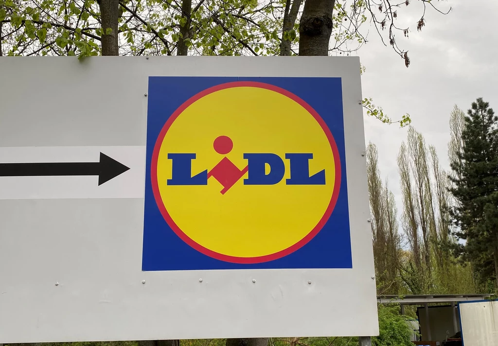 Lidl rusza z rewolucją, co na to Biedronka? Wdrażają kasy samoobsługowe XXL