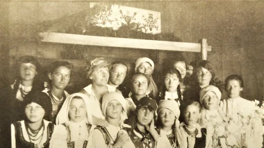Wanda Kossecka z kilimiarkami