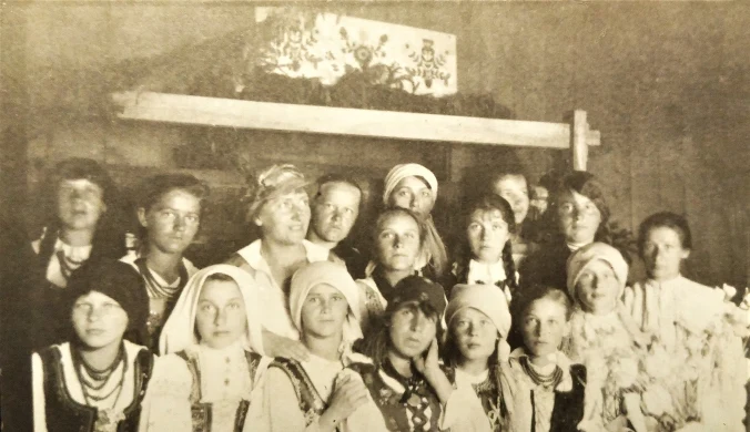 Wanda Kossecka z kilimiarkami