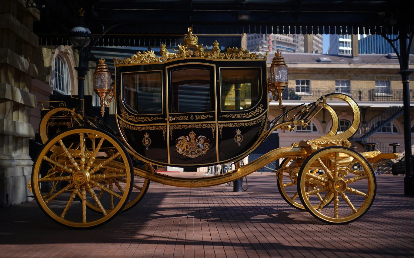Diamond Jubilee State Coach miała powstać na 60. rocznicę koronacji Elżbiety II.