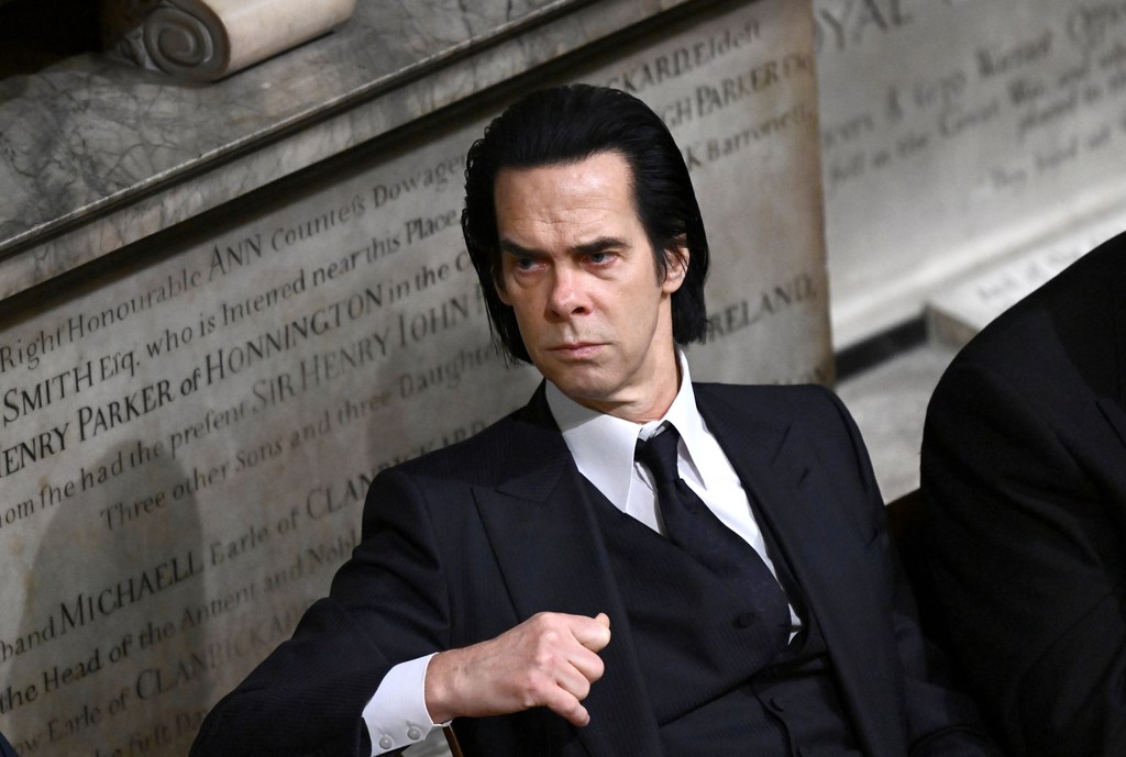 Nick Cave podczas koronacji Karola III