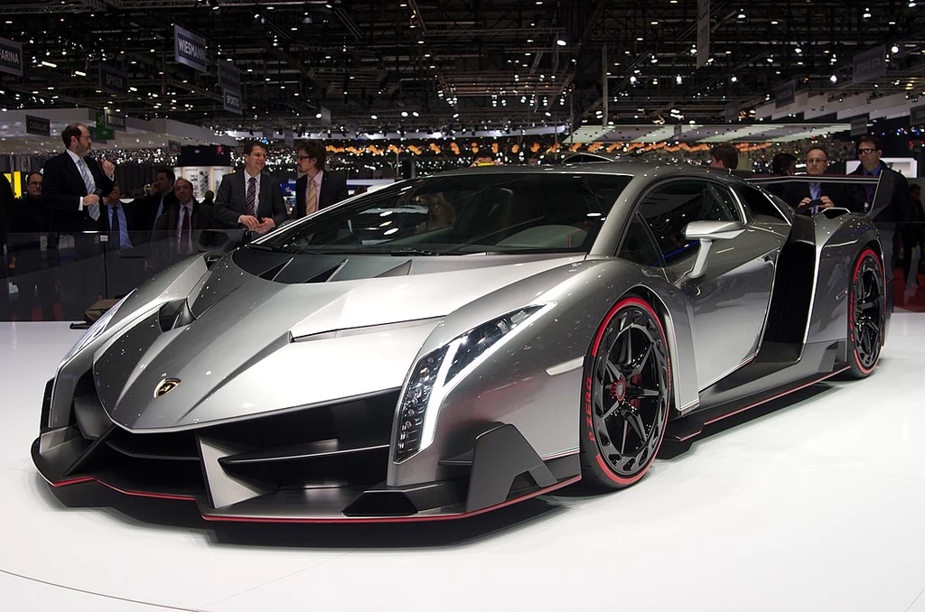 Lamborghini Veneno podczas pokazu w Genewie w 2013.