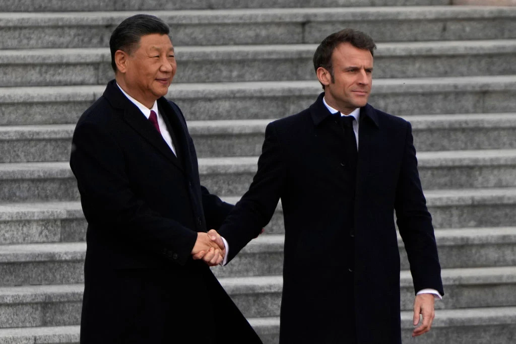 Przywódcy Chin Xi Jinping oraz Francji Emmanuel Macron w trakcie spotkania w kwietniu br. w Pekinie