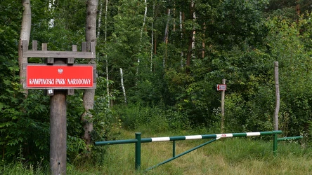 Do lasów państwowych i parków narodowych nie wolno wjeżdżać samochodem bez stosownych uprawnień